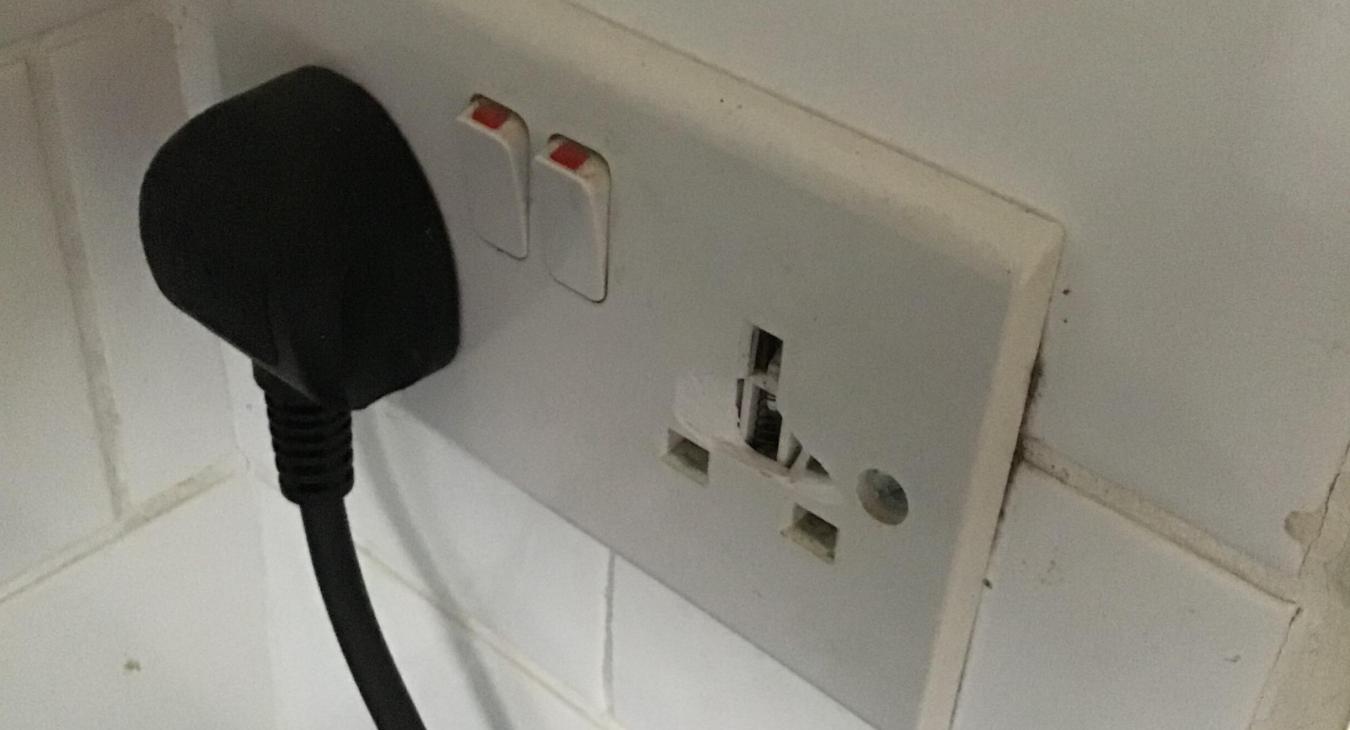 EICR Electrician Was In Allington To Swiftly Replaced Cracked Kitchen Socket as Part of the Quick Wins Scheme!