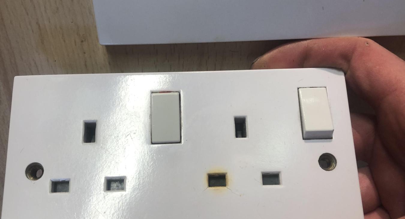 Emergency Electrician Discovers Hazardous Yellowing of Sockets in Hairdresser's Parlour in Medway!