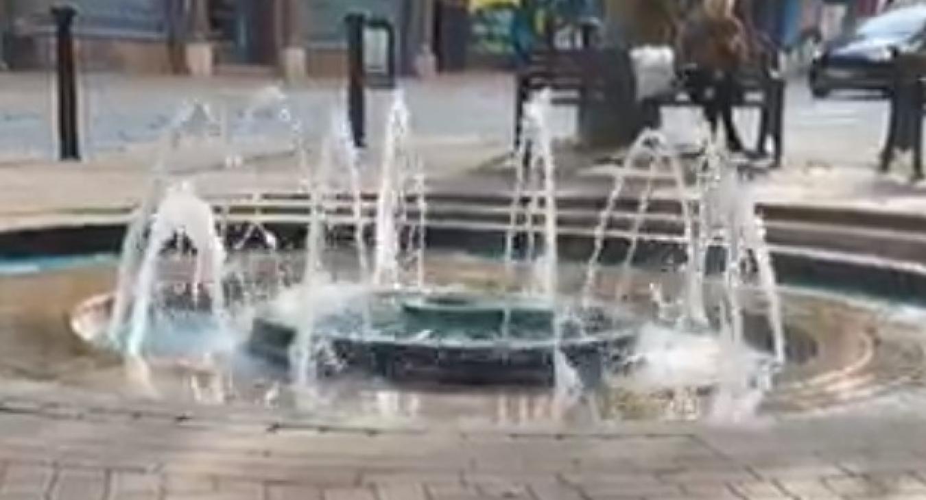 Electrician shows fountain in Ashford highstreet