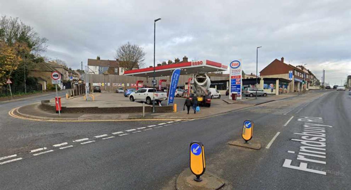 Registered electrician showing the Frindsbury Hill Shopping parade