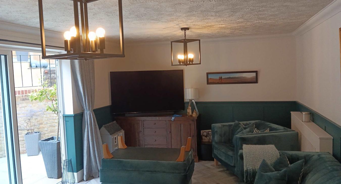 ceiling lights replaced by electrician in Hempstead