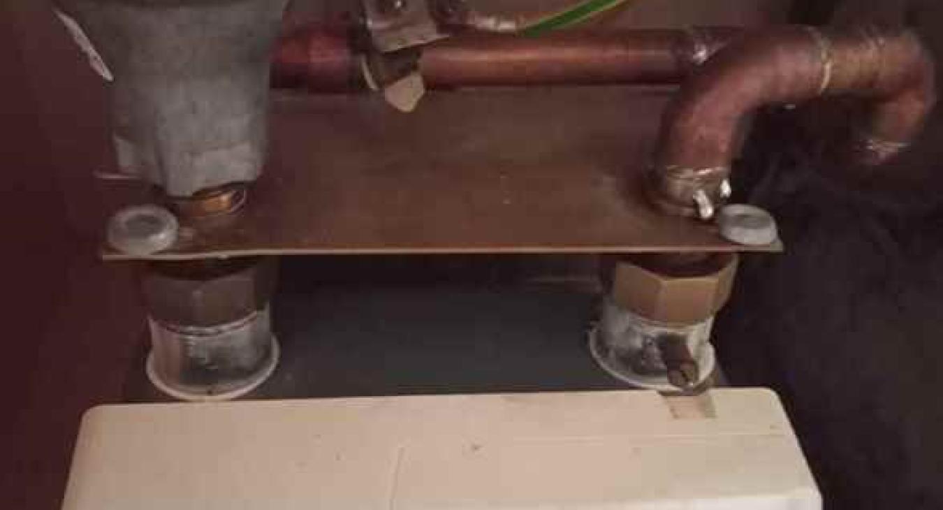 Finding and testing connection of electrical bonding to gas pipes