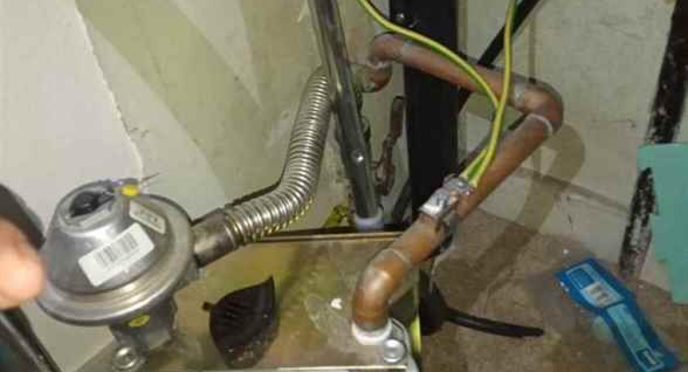 Locating main protective bonding termination near gas meter